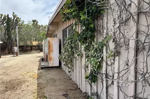 57672 Shepherd Ln, Yucca Valley, CA 92284 - Photo 8