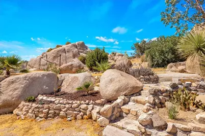 5660 Rowell Road, Yucca Valley, CA 92284 - Photo 10