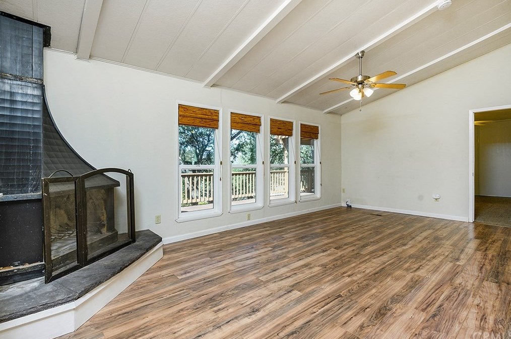17276 Meadow View Dr, Middletown, CA 95467