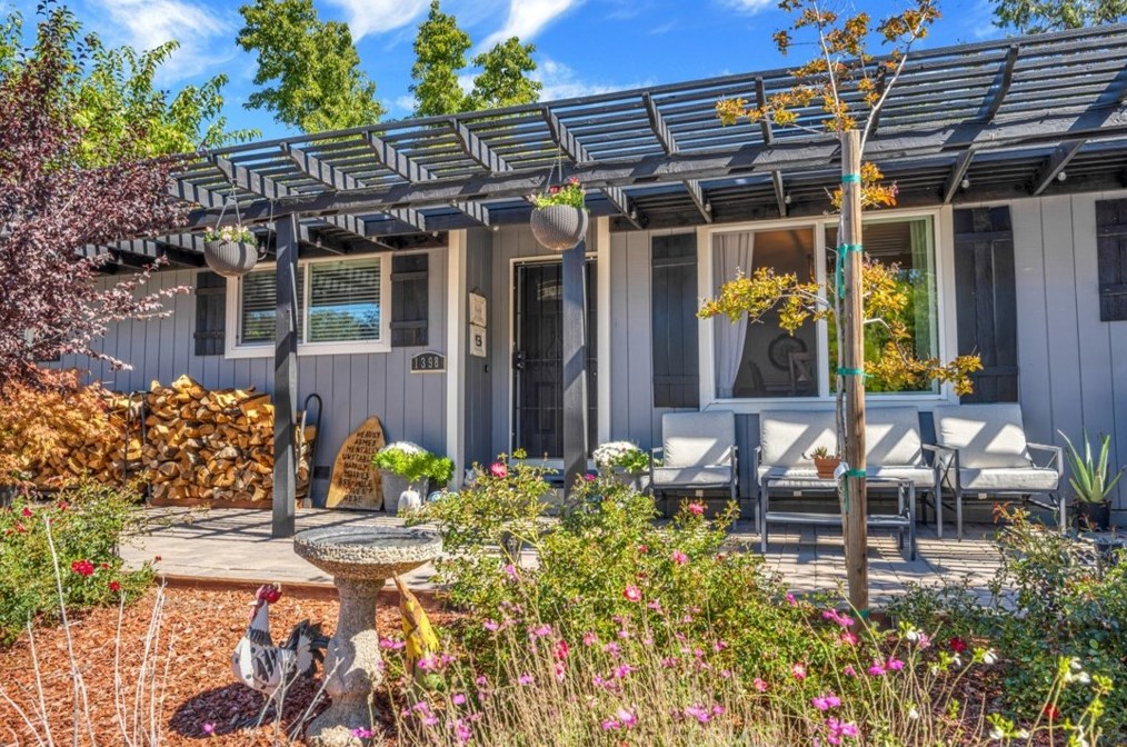 1398 Mellor Dr, Lakeport, CA 95453