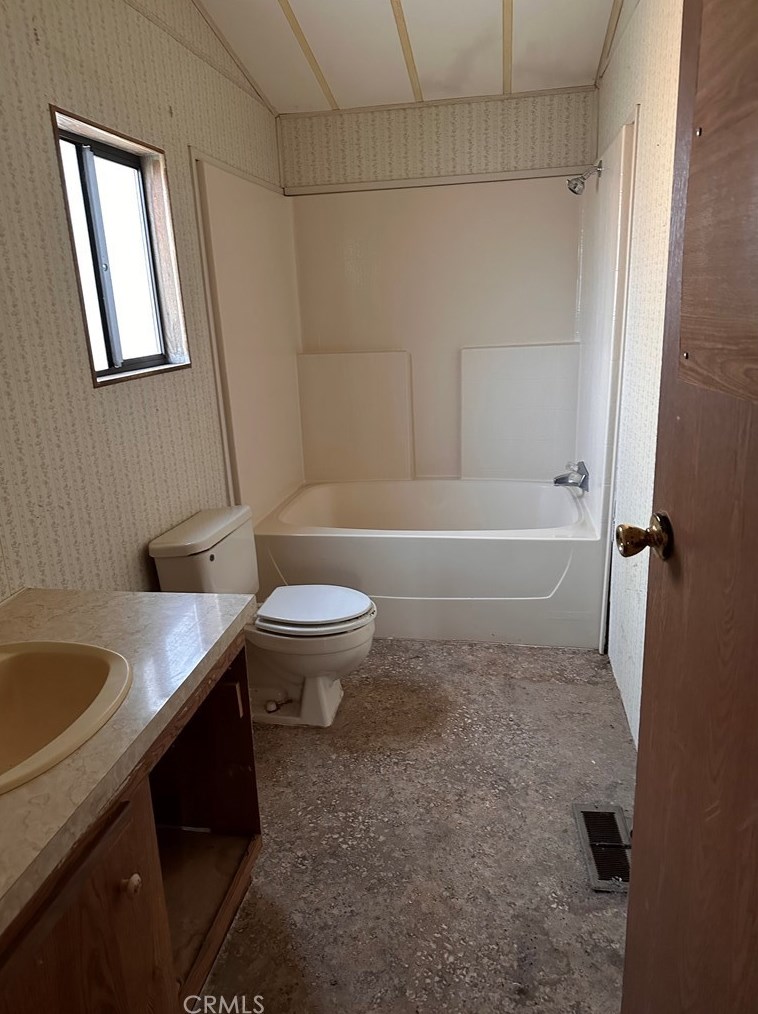 16122 Spruce Grove Rd, Lower Lake CA  95457-9558 exterior