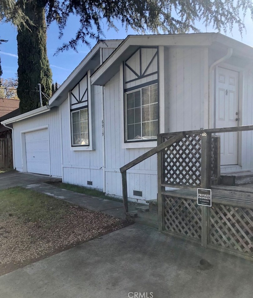 6919 Laurel Del Dr, Lucerne, CA 95458