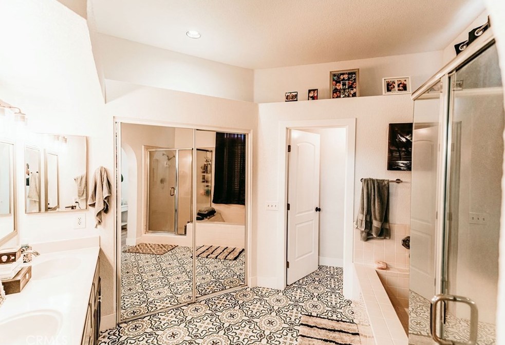 695 Summit Lakes Way, Galt CA  95632-3008 exterior