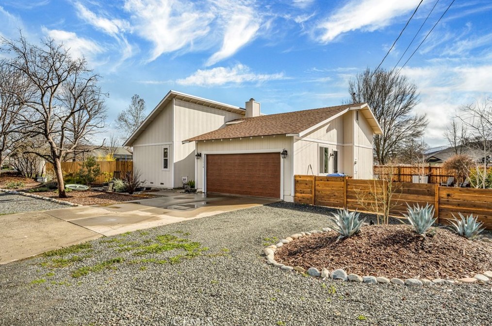 17710 Spur Ct, Middletown, CA 95467