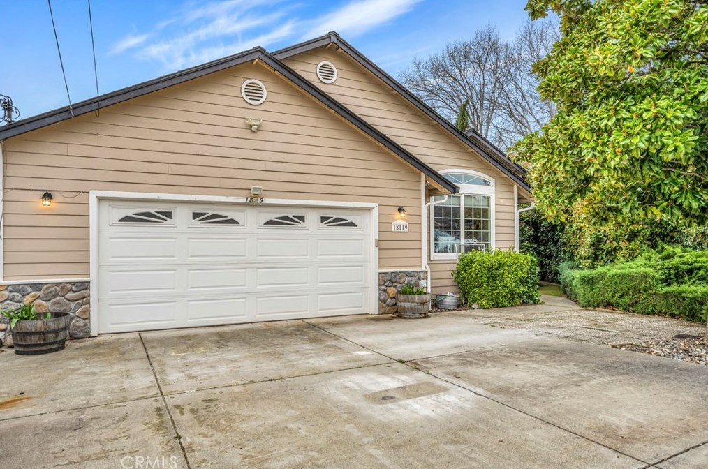 18119 Deer Hollow Rd, Middletown, CA 95467
