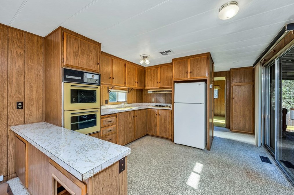 3085 Buckingham Way, Nice CA  95464-8605 exterior