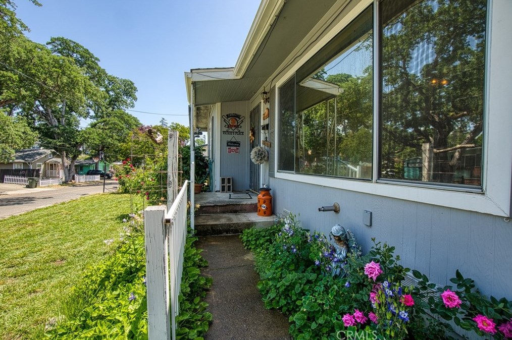 765 6th St, Lakeport, CA 95453