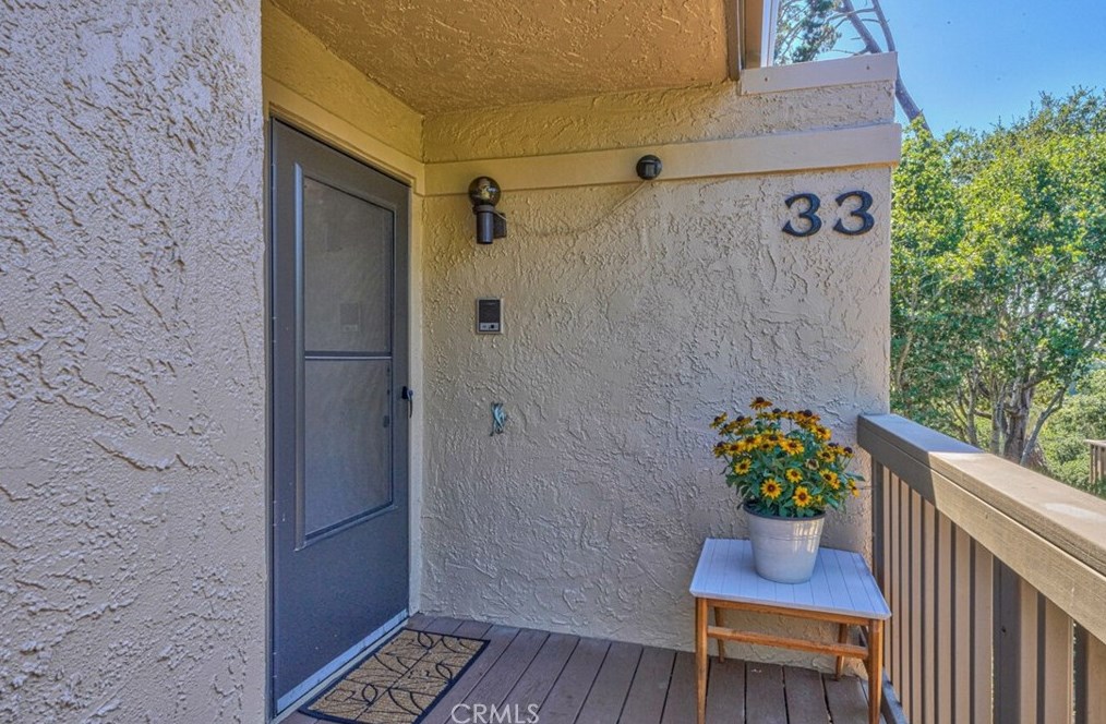 33 Montsalas Dr, Monterey CA  93940-5286 exterior