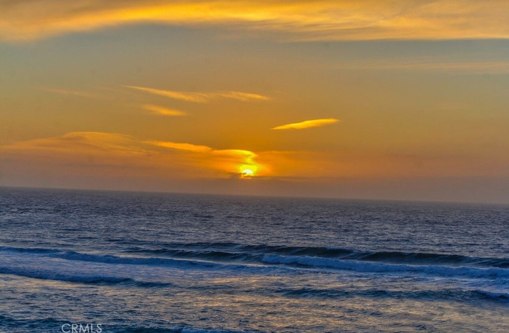 33 Montsalas Dr, Monterey CA  93940-5286 exterior