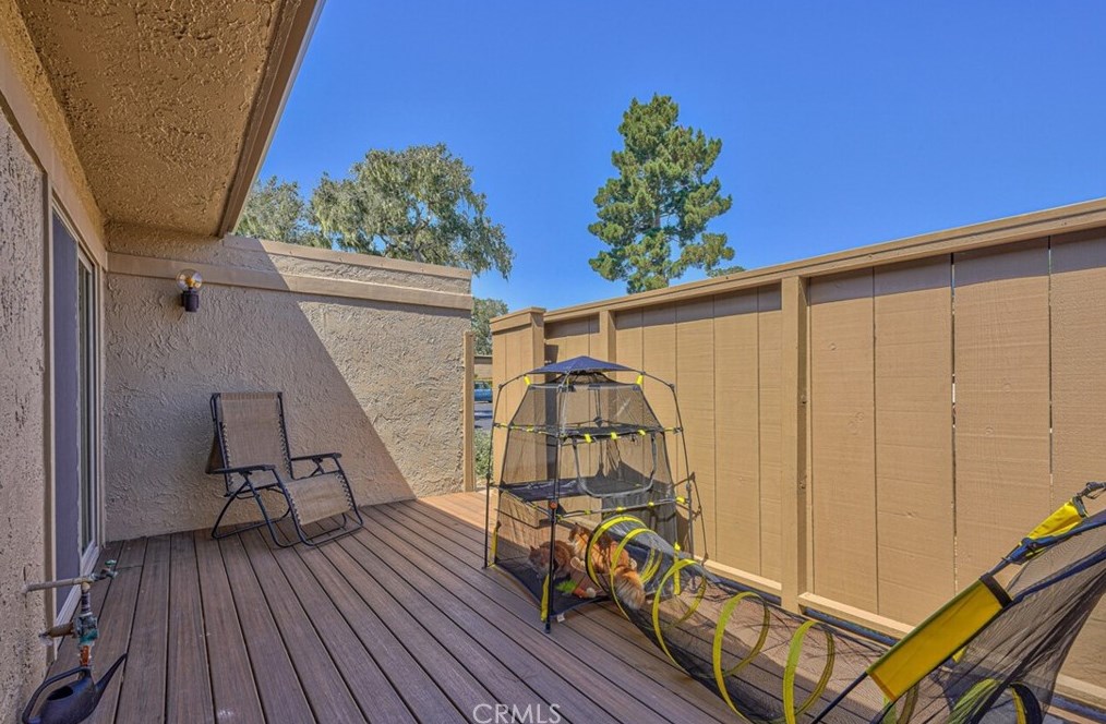 33 Montsalas Dr, Monterey CA  93940-5286 exterior