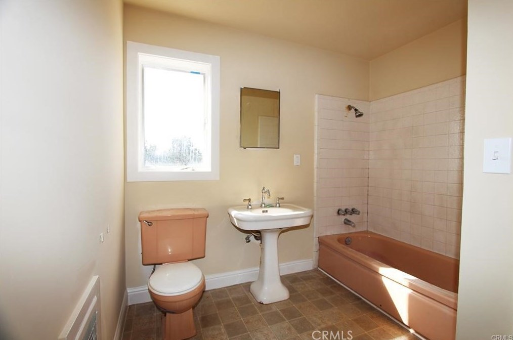 210 1st St, Lakeport CA  95453-4501 exterior