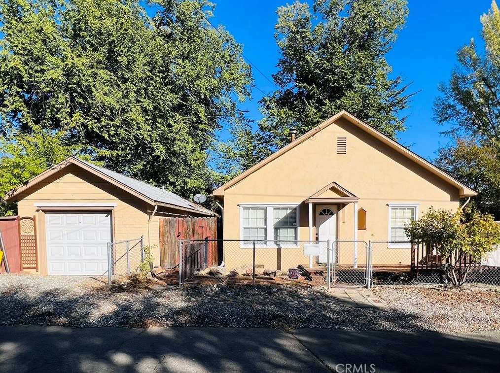 330 6th St, Lakeport, CA 95453