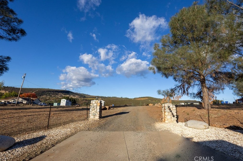 20456 Honey Hill Dr, Middletown, CA 95467