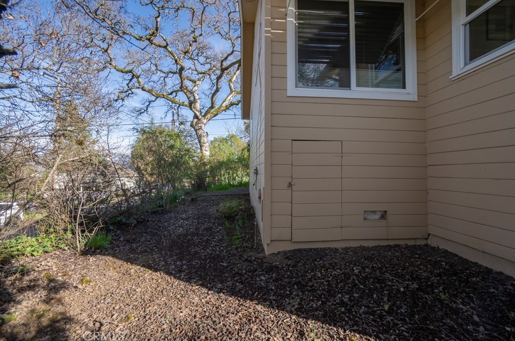 375 Brush St, Lakeport CA  95453-4626 exterior