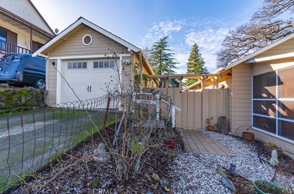 375 Brush St, Lakeport CA  95453-4626 exterior