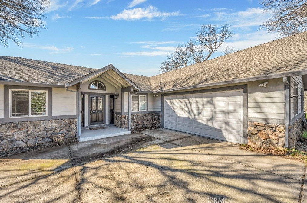 21116 Powder Horn Rd, Middletown, CA 95467