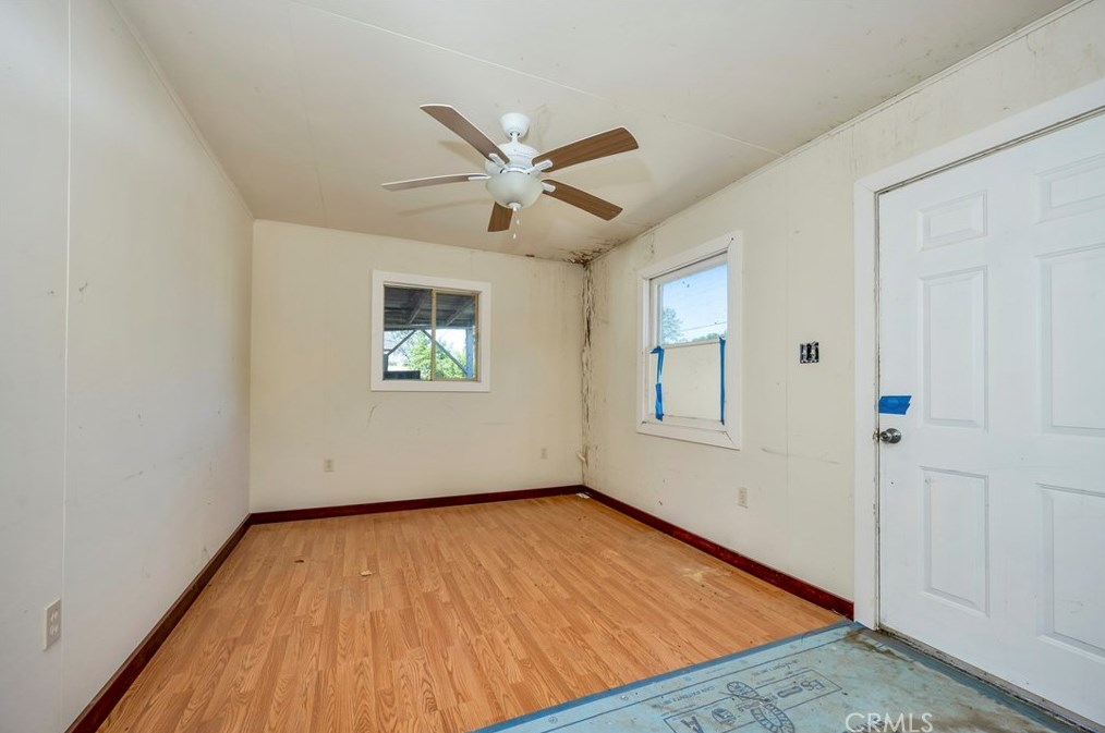 5867 Grove St, Lucerne, CA 95458-8590