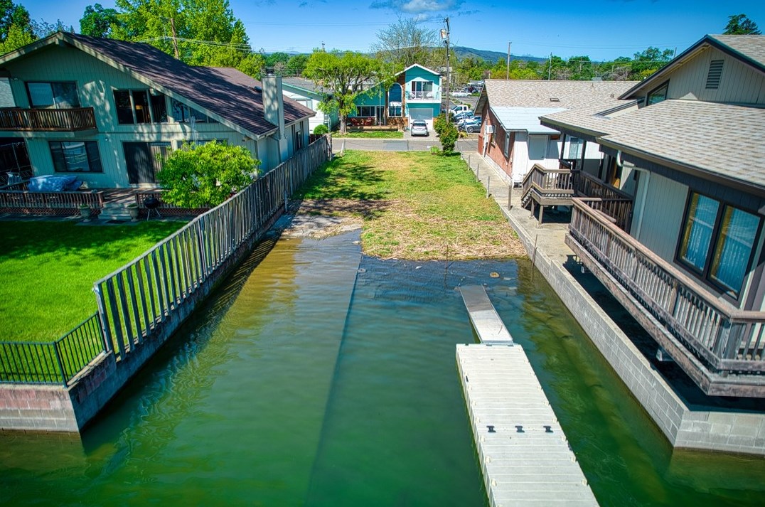 435 Esplanade St, Lakeport CA  95453-5305 exterior