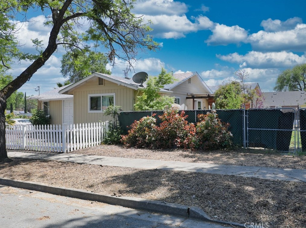 915 Armstrong St, Lakeport, CA 95453