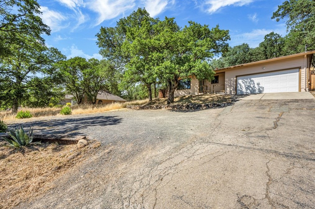 19202 Hidden Valley Rd, Middletown, CA 95467-8049
