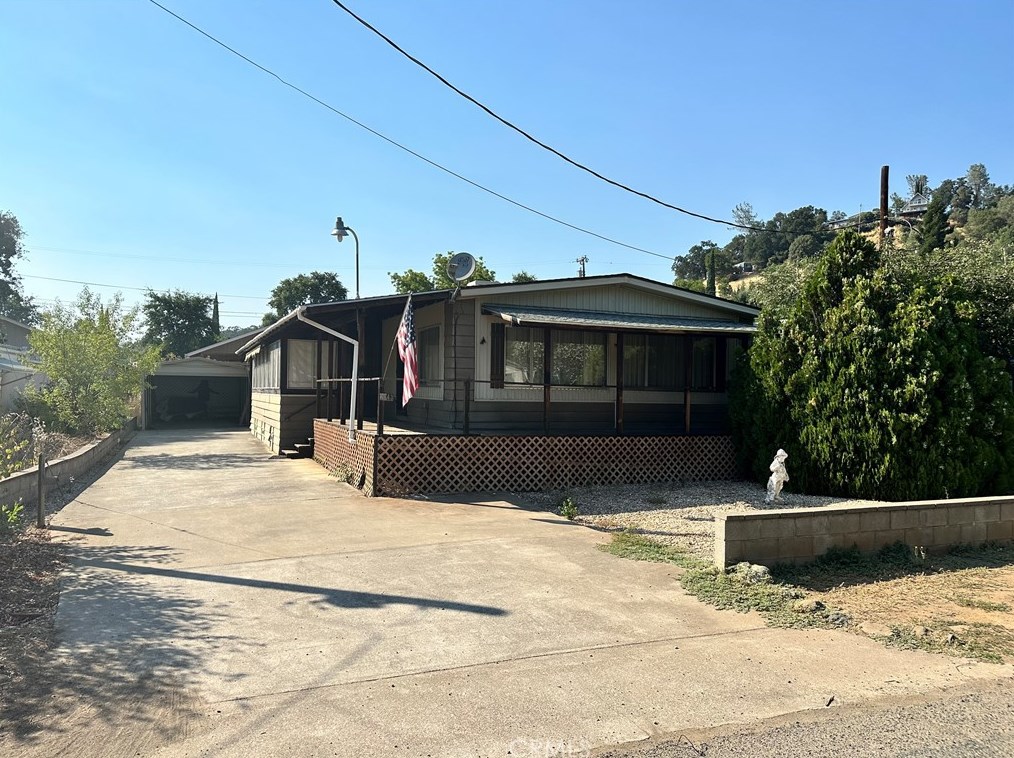 2843 Lakeview Dr, Nice, CA 95464