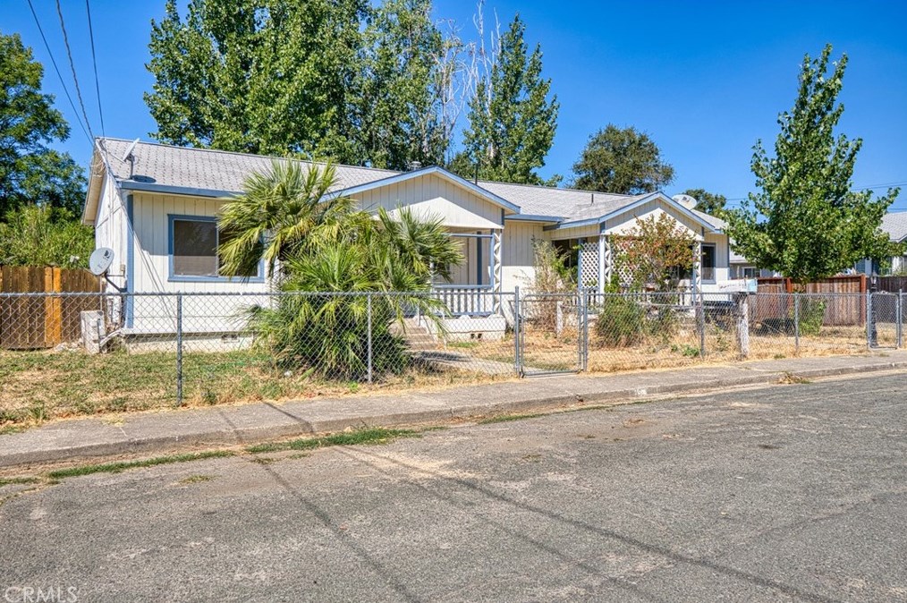 105 S Starr St, Lakeport, CA 95453