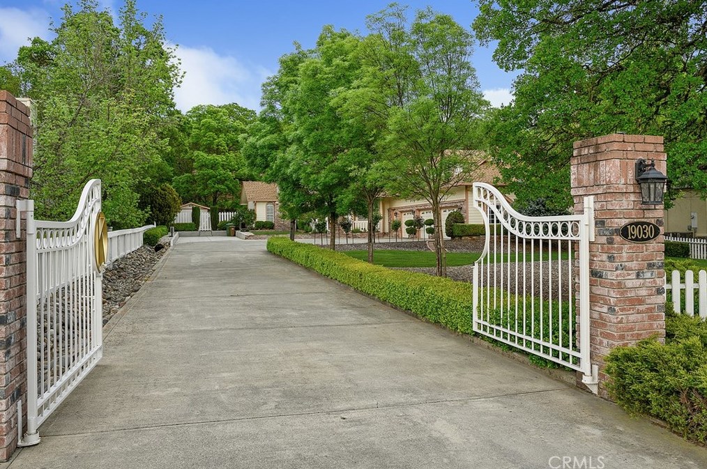 19030 Hidden Valley Rd, Middletown, CA 95467