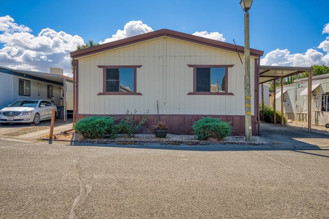 1025 Martin St #27, Lakeport, CA 95453