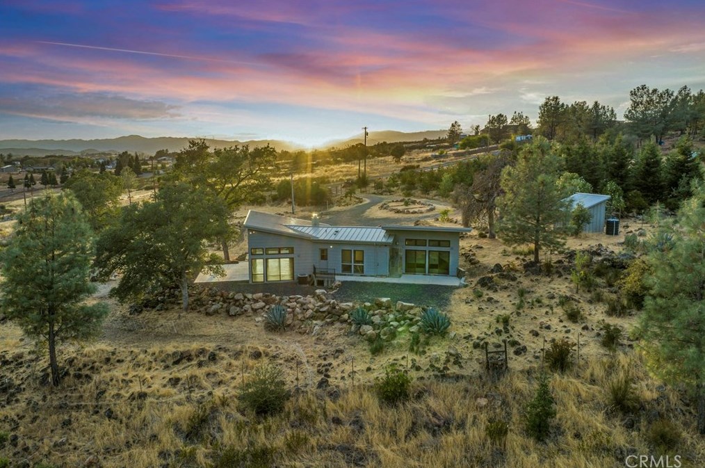 21504 Yankee Valley Rd, Middletown, CA 95467