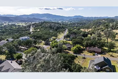18300 Grizzly Court, Hidden Valley Lake, CA 95467 - Photo 8