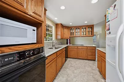 18325 Pinnacle Court, Hidden Valley Lake, CA 95467 - Photo 10
