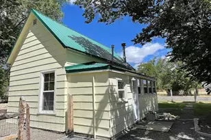 795 Townsend, Cedarville, CA 96104 - Photo 2