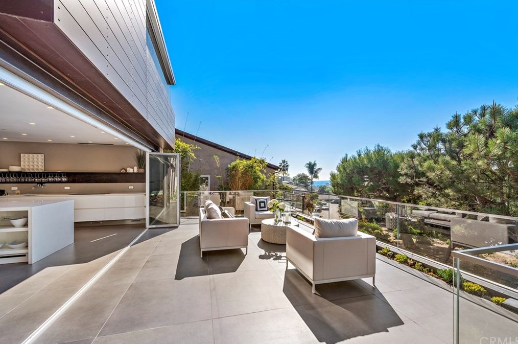 657 Virginia Park Dr, Laguna Beach, CA 92651-1950