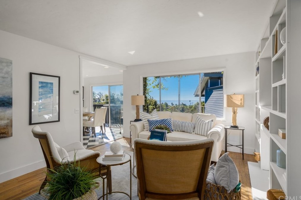 990 Meadowlark Dr, Laguna Beach, CA 92651-2806