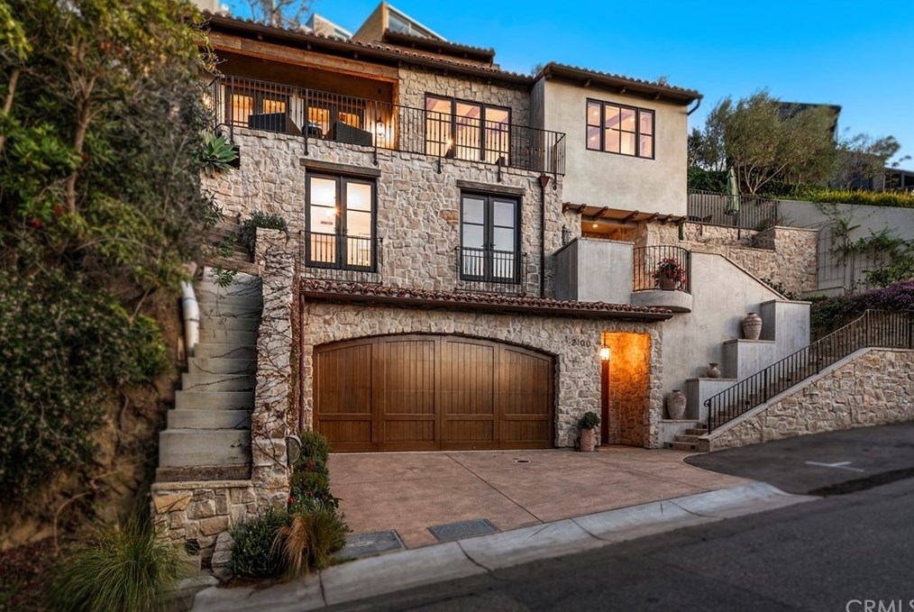 2100 Crestview Dr, Laguna Beach, CA 92651-3449