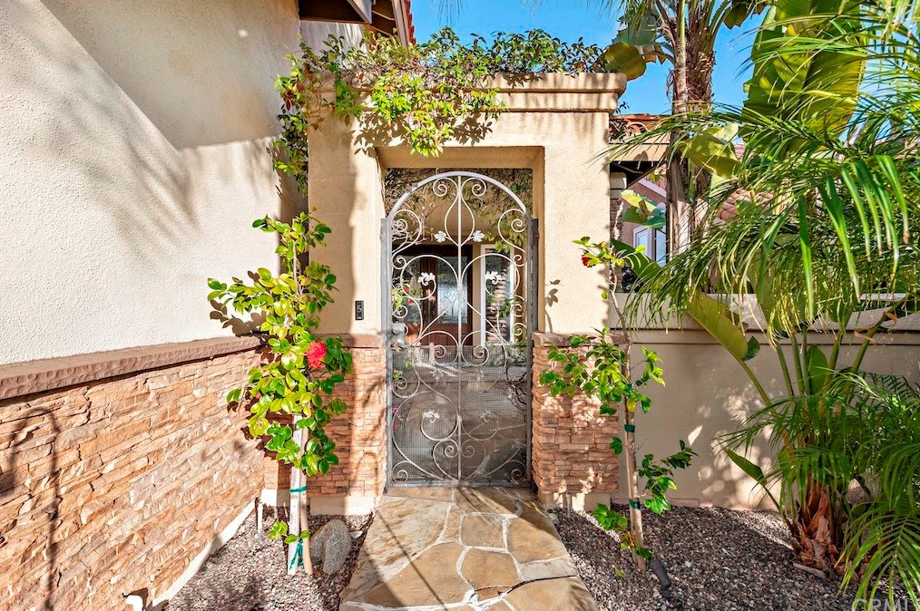 30282 Sonrisa Ln, Laguna Beach, CA 92677-2358