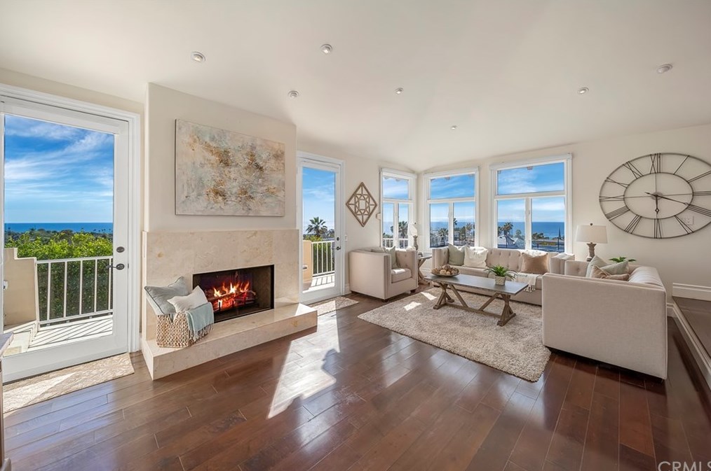 837 Manzanita Dr, Laguna Beach, CA 92651-1959