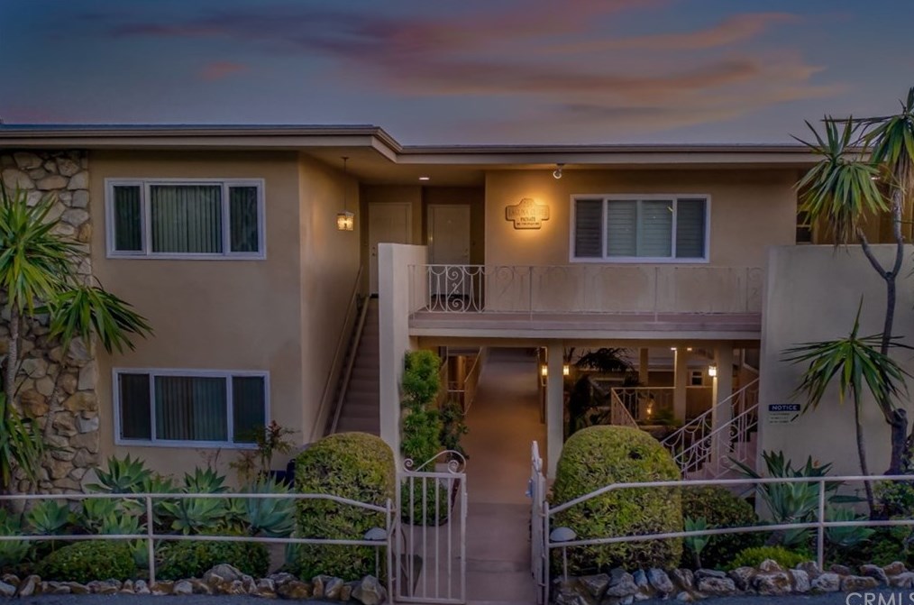 251 Lower Cliff Dr, Laguna Beach CA  92651-4303 exterior