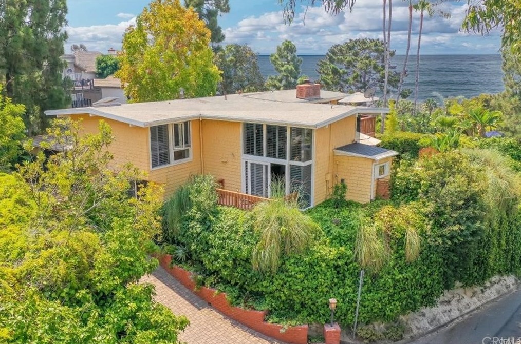735 Pearl St, Laguna Beach CA  92651-3451 exterior