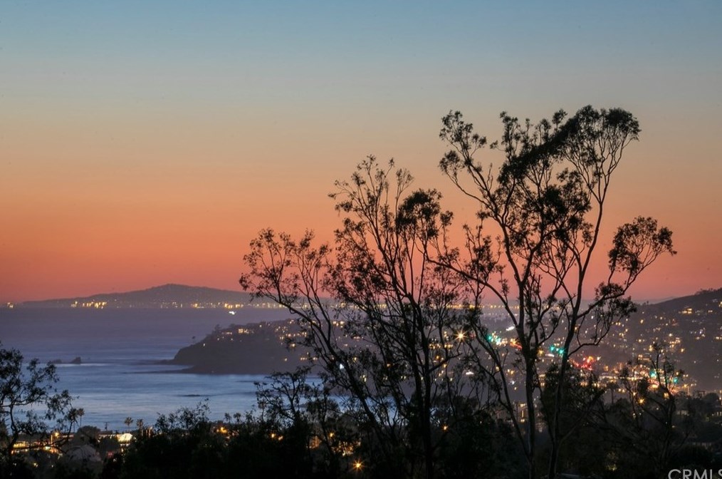 735 Pearl St, Laguna Beach CA  92651-3451 exterior