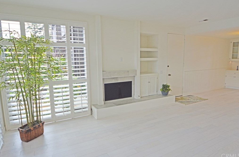 339 Cypress Dr, Laguna Beach CA  92651-1676 exterior