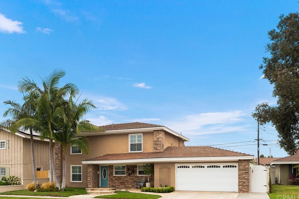 2016 Calvert Ave, Costa Mesa, CA 92626-3520