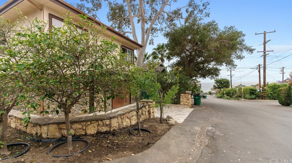 31630 2nd Ave, Laguna Beach, CA 92651-8249