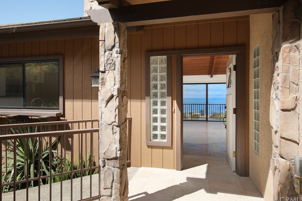 1017 Skyline Dr, Laguna Beach, CA 92651