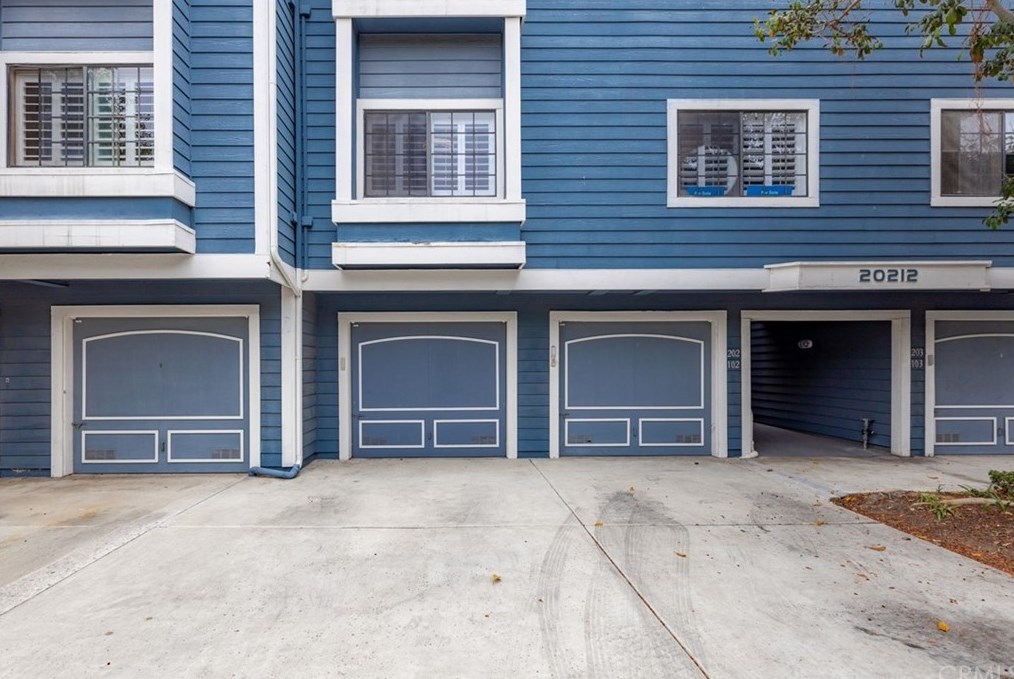 20212 Sealargo Ln, Huntington Beach, CA 92646-8537