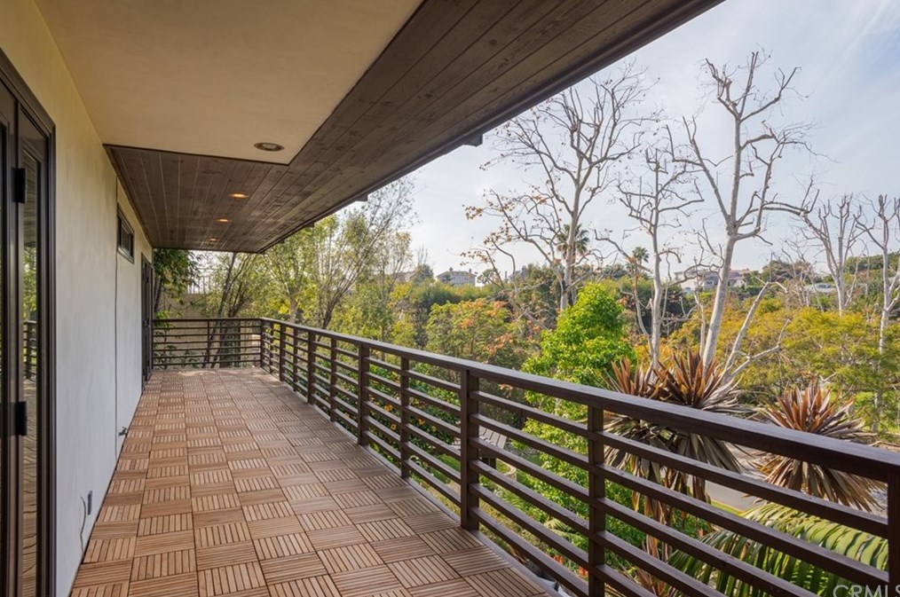 247 Emerald Bay, Laguna Beach CA  92651-1210 exterior