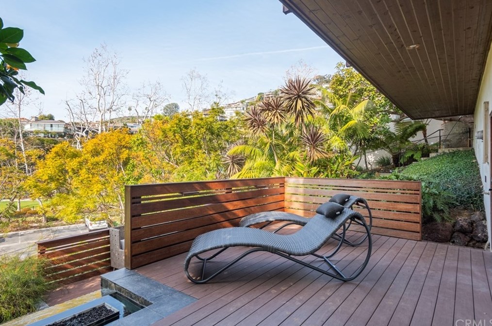 247 Emerald Bay, Laguna Beach CA  92651-1210 exterior