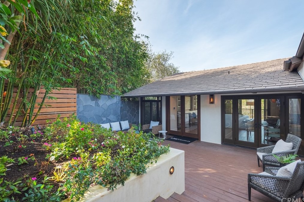 247 Emerald Bay, Laguna Beach CA  92651-1210 exterior