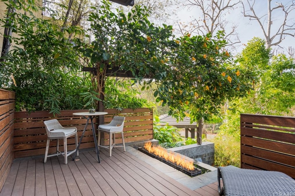 247 Emerald Bay, Laguna Beach CA  92651-1210 exterior