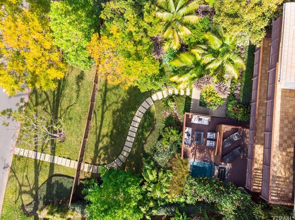 247 Emerald Bay, Laguna Beach CA  92651-1210 exterior
